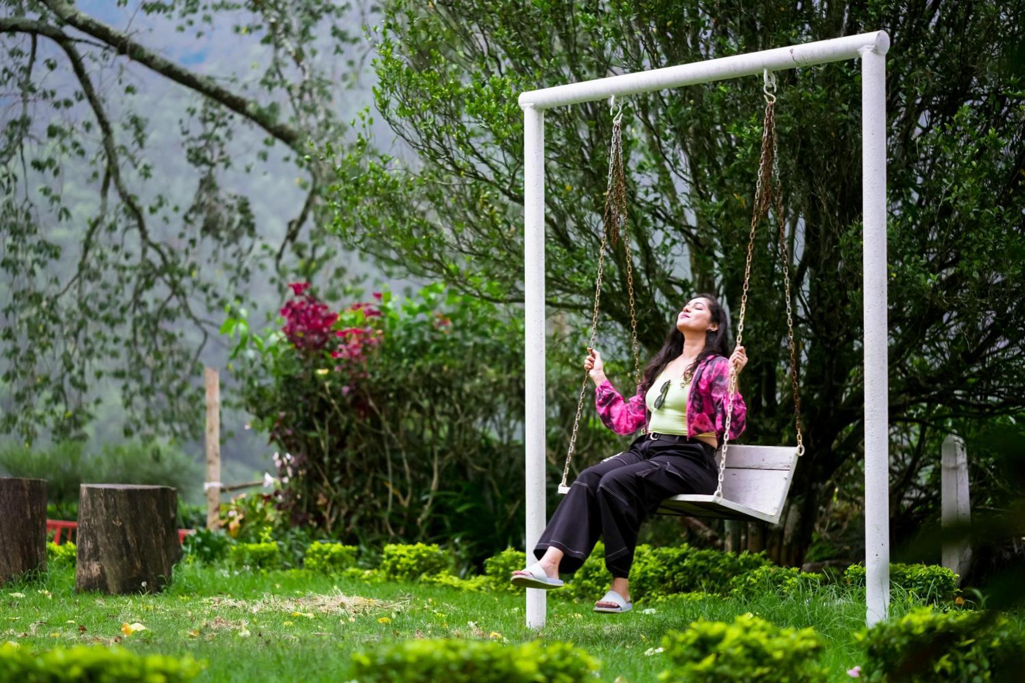 Arivikad Tea Bungalow Munnar By Voye Homes Suryanelli エクステリア 写真