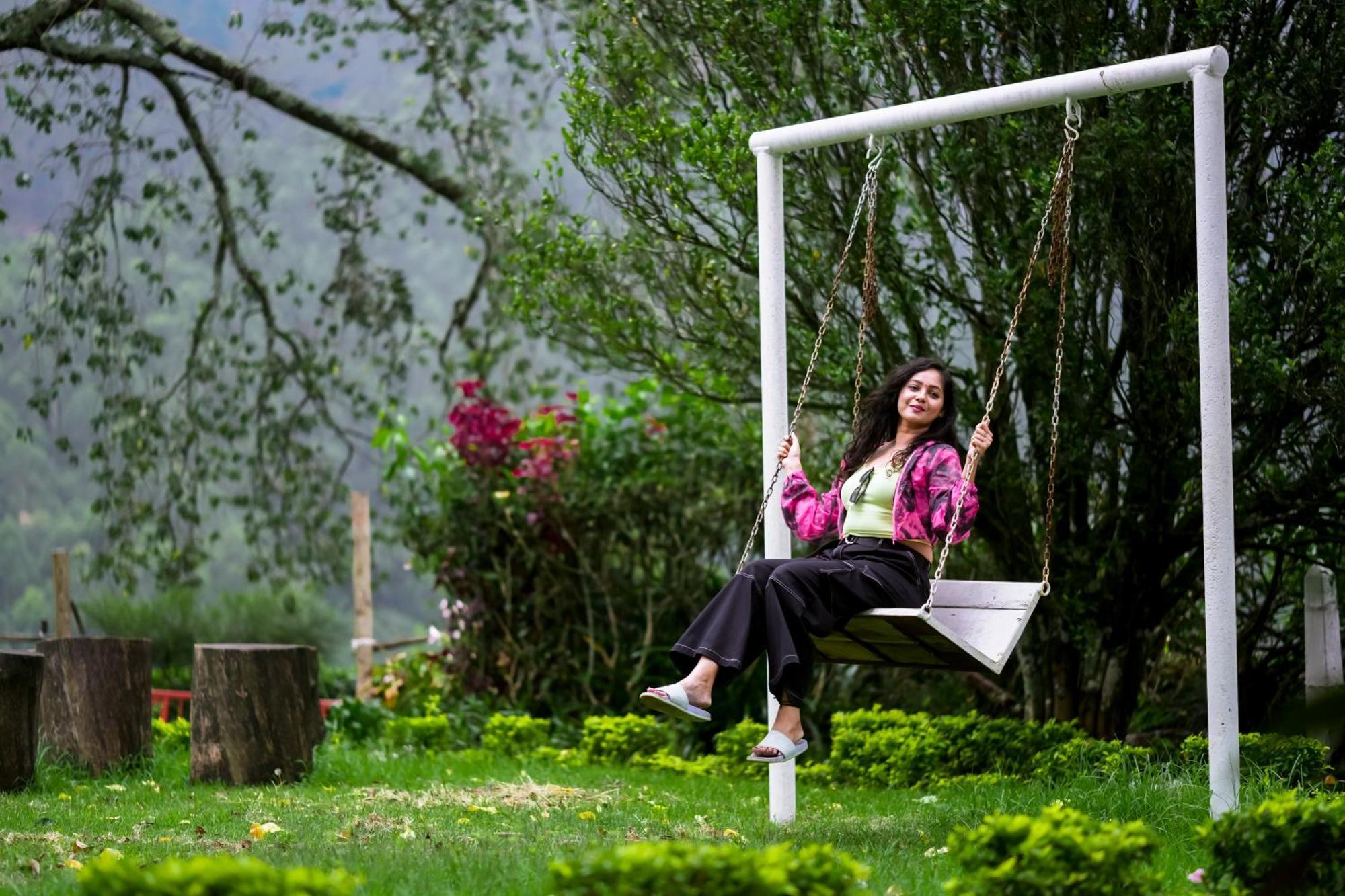 Arivikad Tea Bungalow Munnar By Voye Homes Suryanelli エクステリア 写真
